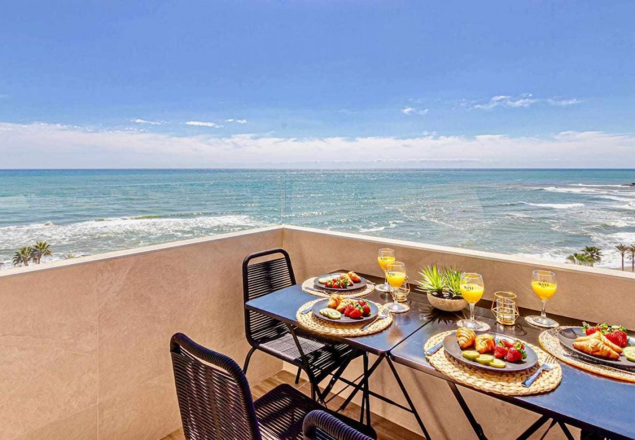 Apartamento en Benalmádena - Benalbeach- Moderno piso para 5 con vistas al mar 