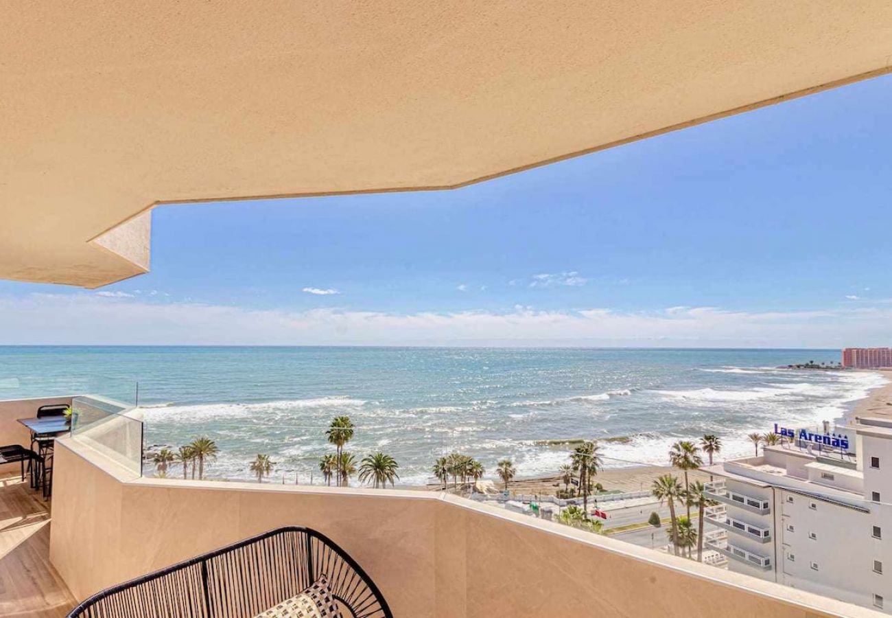 Apartamento en Benalmádena - Benalbeach- Moderno piso para 5 con vistas al mar 