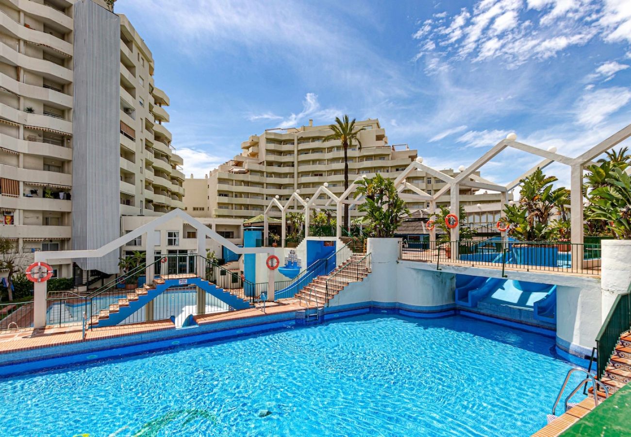 Apartamento en Benalmádena - Benalbeach- Moderno piso para 5 con vistas al mar 