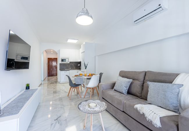 Apartamento en Benalmádena - Apartamento en Pueblo Quinta a 1 min de la Playa 