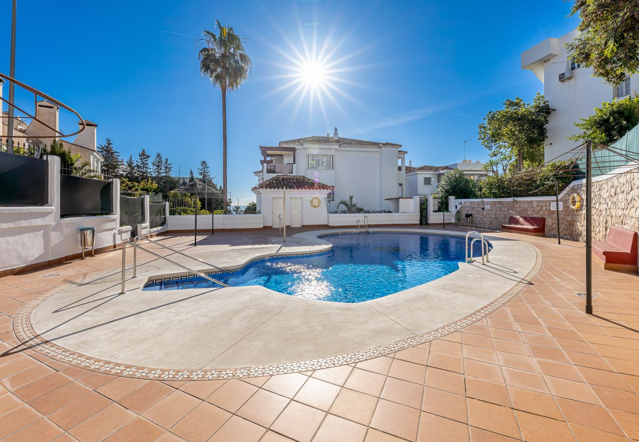 Apartamento en Benalmádena - Apartamento en Pueblo Quinta a 1 min de la Playa 