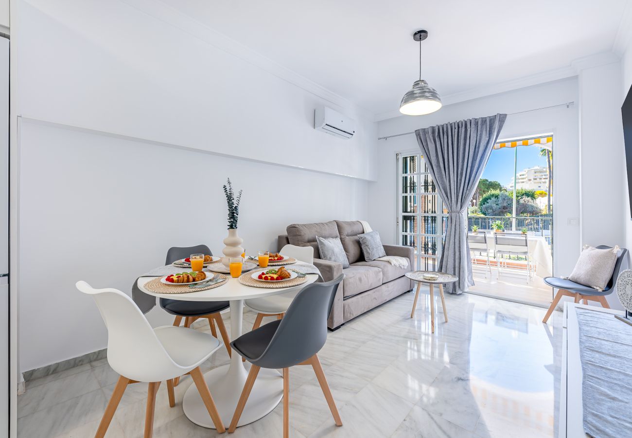 Apartamento en Benalmádena - Apartamento en Pueblo Quinta a 1 min de la Playa 