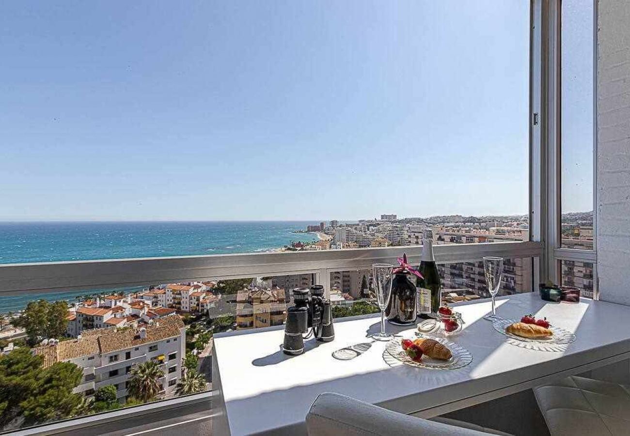Apartamento en Benalmádena - Apartamento para 6 con increíbles vistas al mar. 