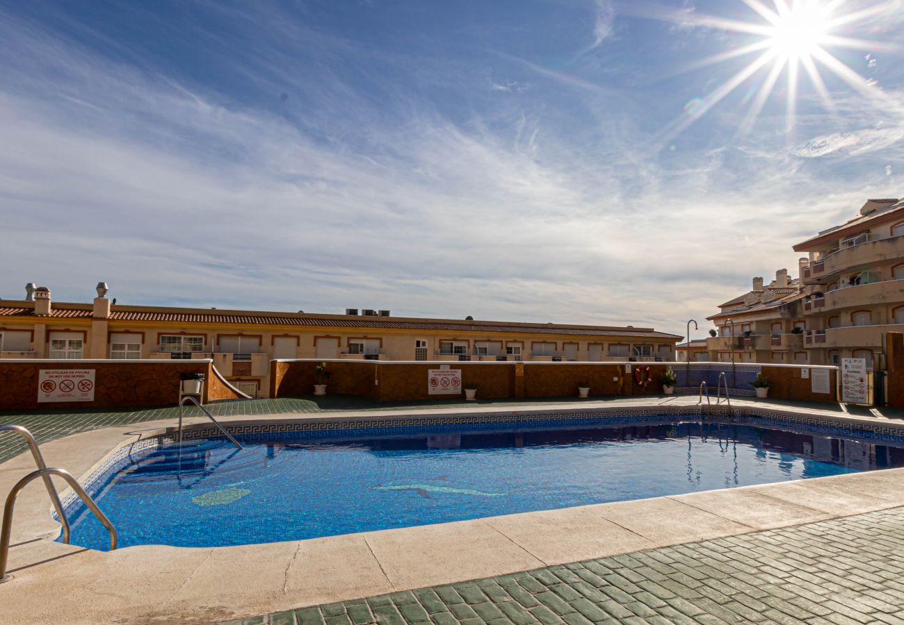 Apartamento en Benalmádena - Piso con amplia terraza a solo 1 min de la playa 