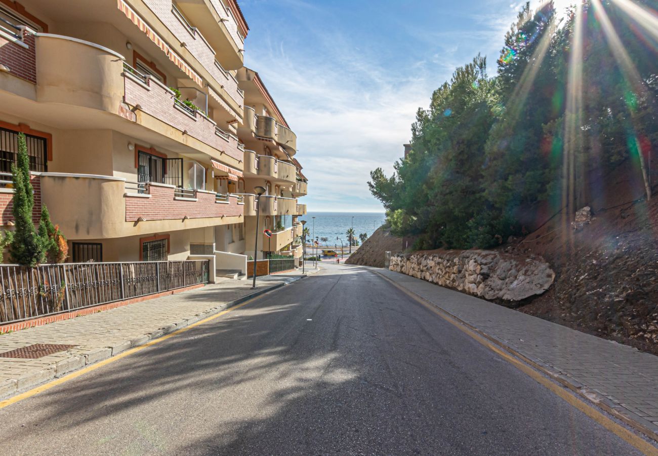 Apartamento en Benalmádena - Piso con amplia terraza a solo 1 min de la playa 