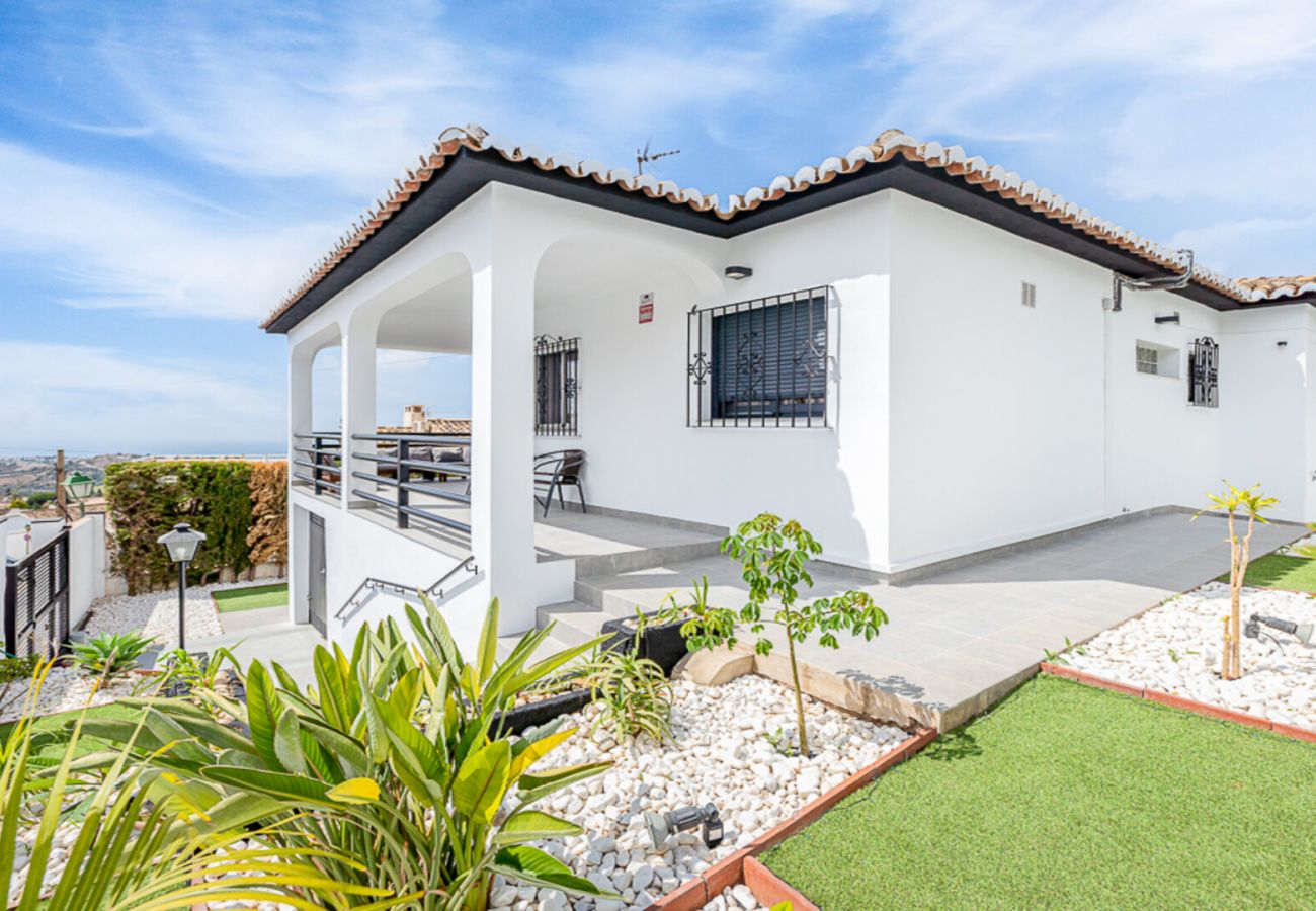 Villa en Benalmádena - Villa con piscina privada y barbacoa para 8 