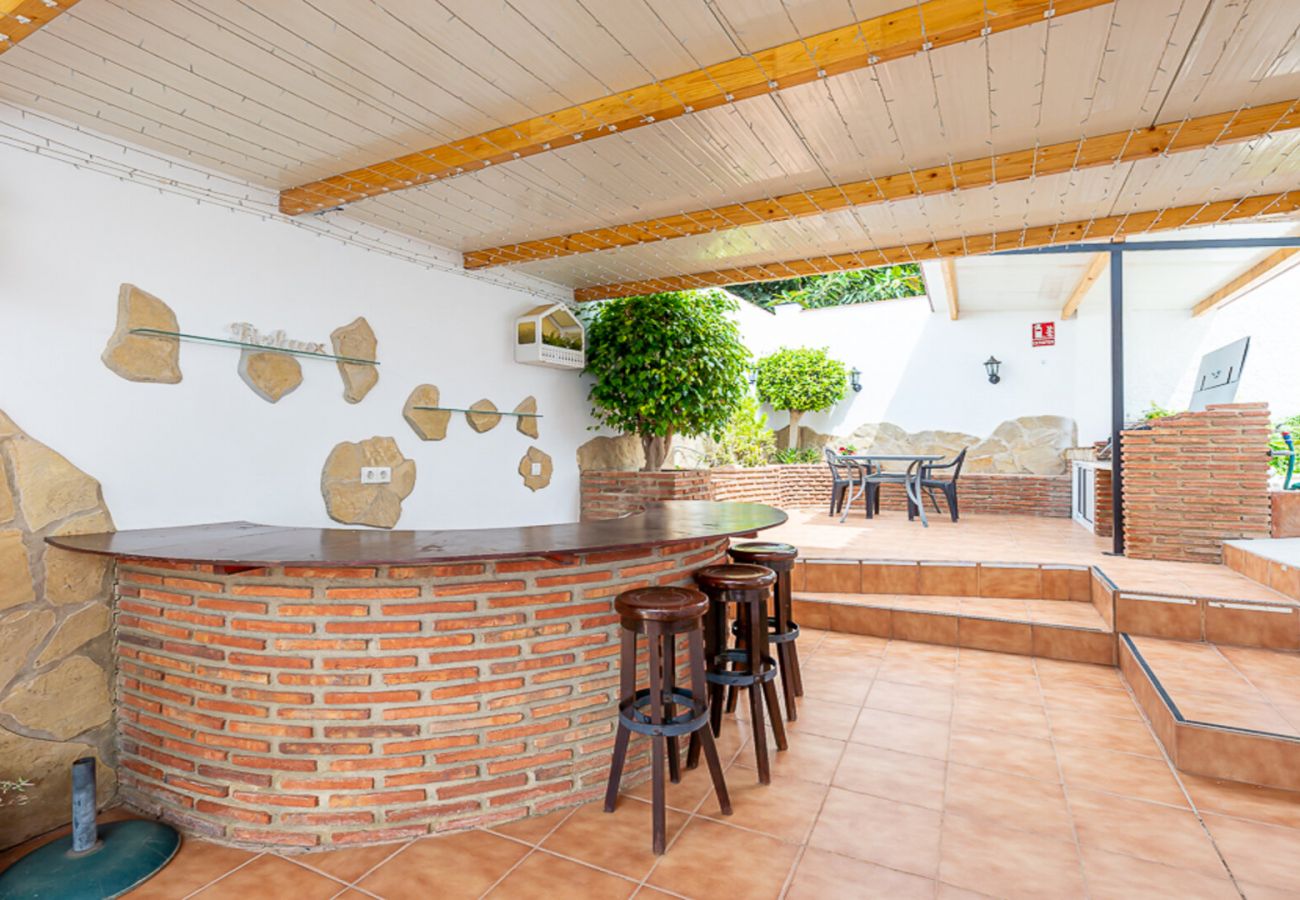 Villa en Benalmádena - Villa con piscina privada y barbacoa para 8 