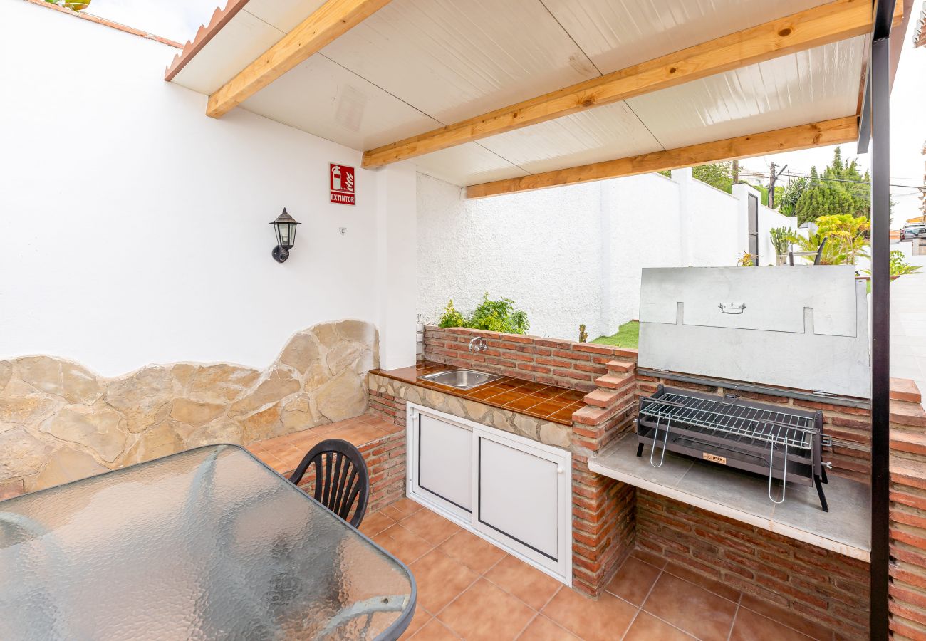 Villa en Benalmádena - Villa con piscina privada y barbacoa para 8 