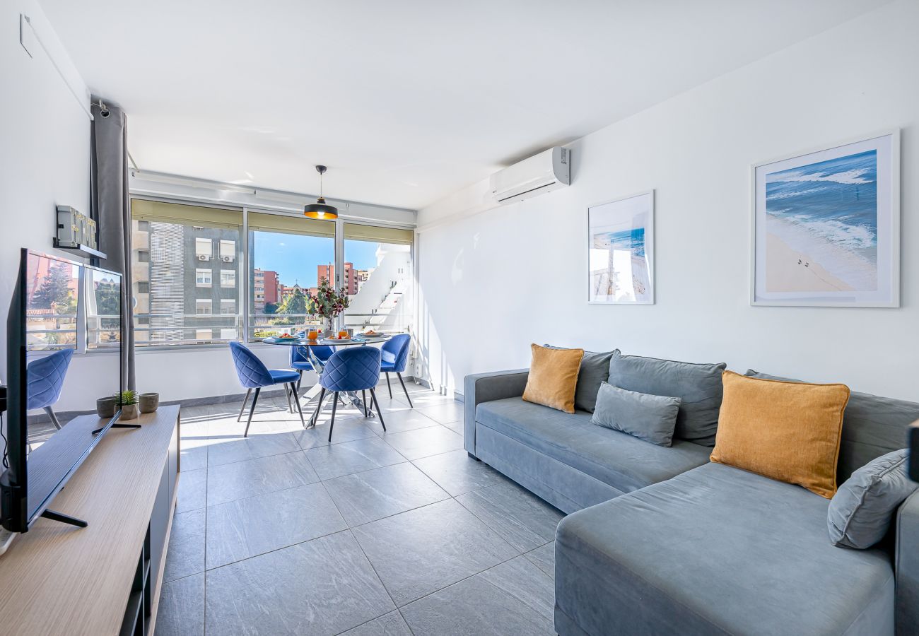 Apartamento en Benalmádena - Acogedor apartamento para 3 con piscina 