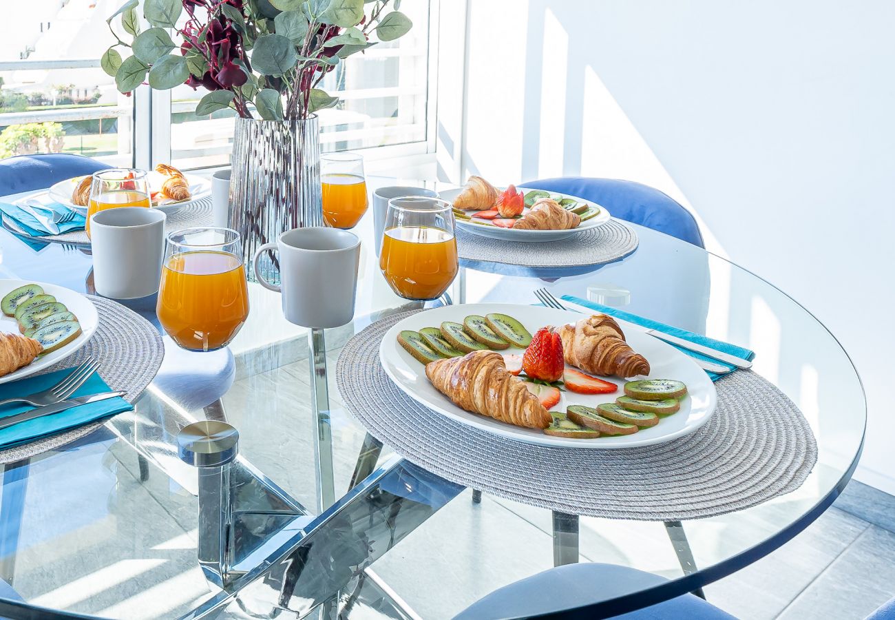 Apartamento en Benalmádena - Acogedor apartamento para 3 con piscina 