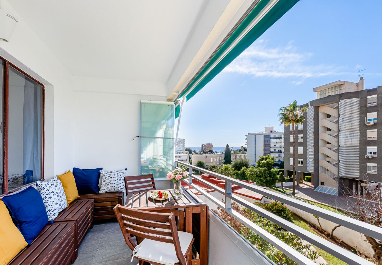 Apartamento en Benalmádena - Acogedor apartamento para 3 con piscina 