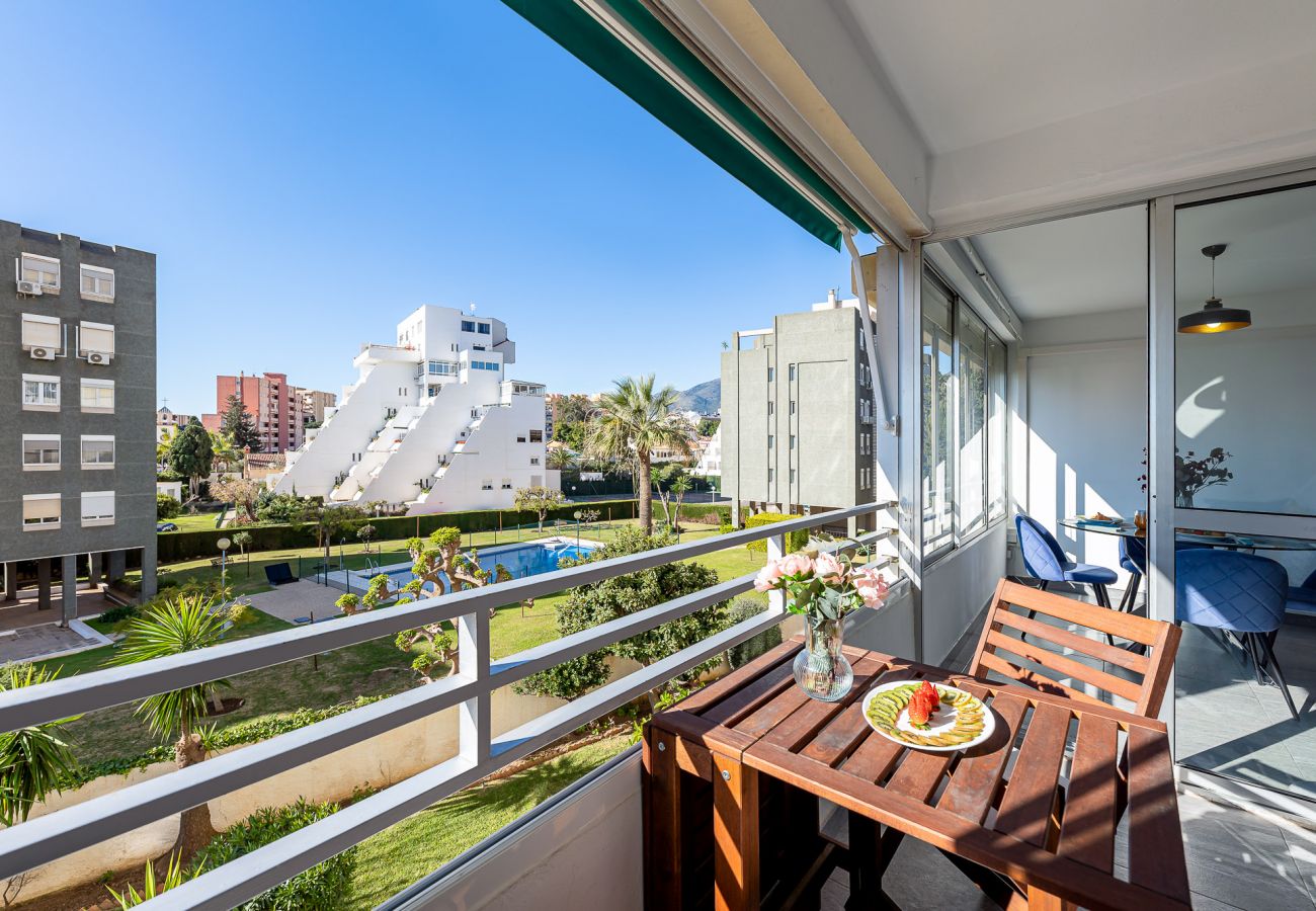 Apartamento en Benalmádena - Acogedor apartamento para 3 con piscina 