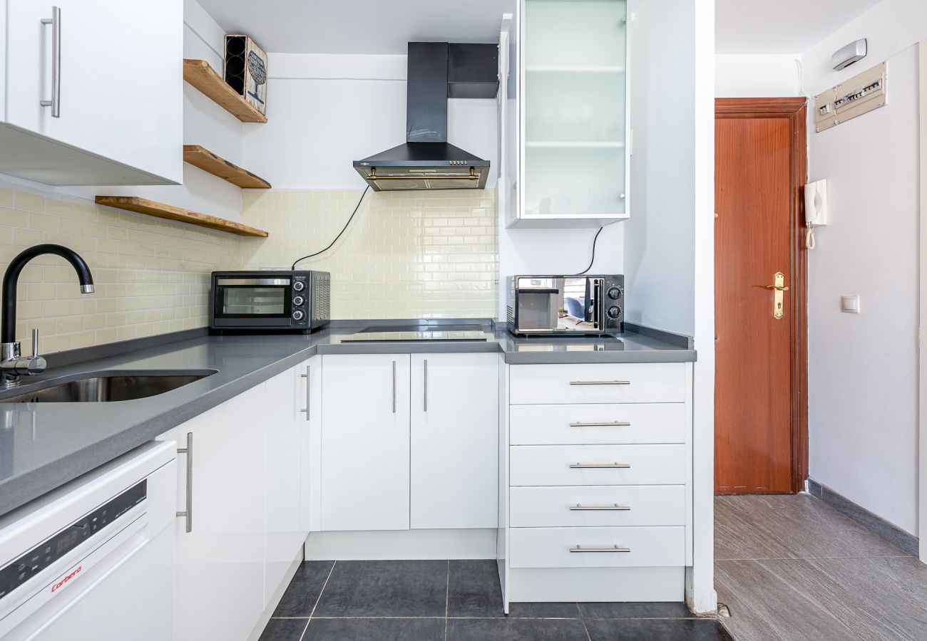 Apartamento en Benalmádena - Acogedor apartamento para 3 con piscina 