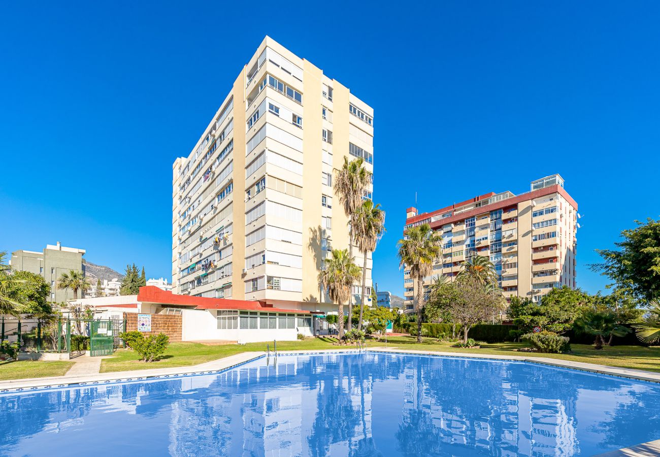 Apartamento en Benalmádena - Acogedor apartamento para 3 con piscina 