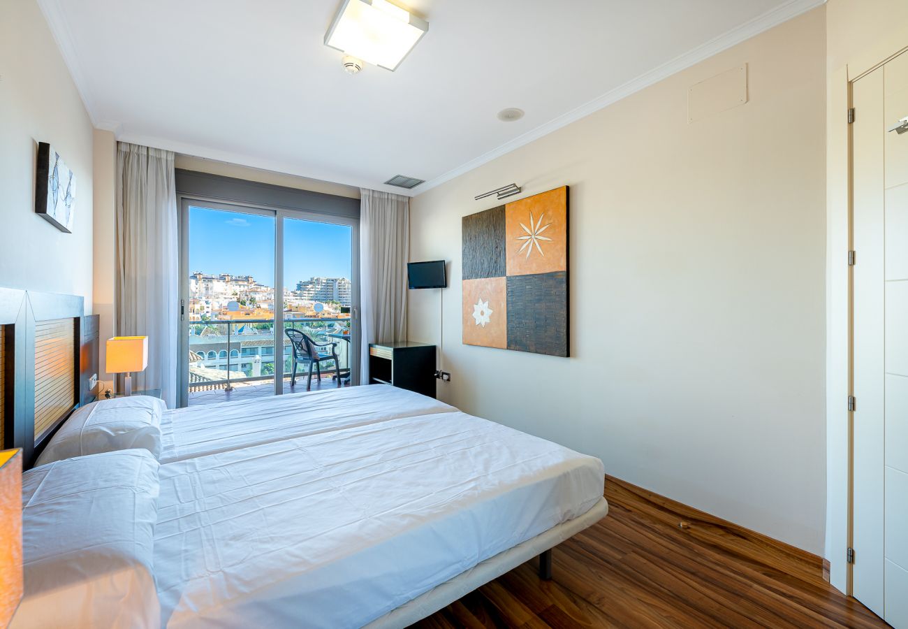 Apartamento en Benalmádena - Moderno apartamento con terraza cerca del mar