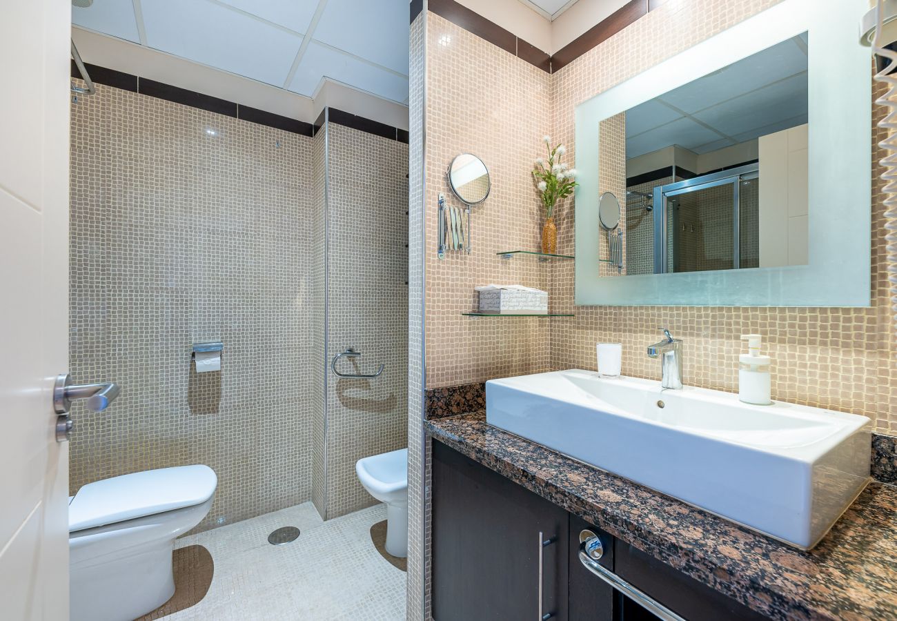 Apartamento en Benalmádena - Moderno apartamento con terraza cerca del mar