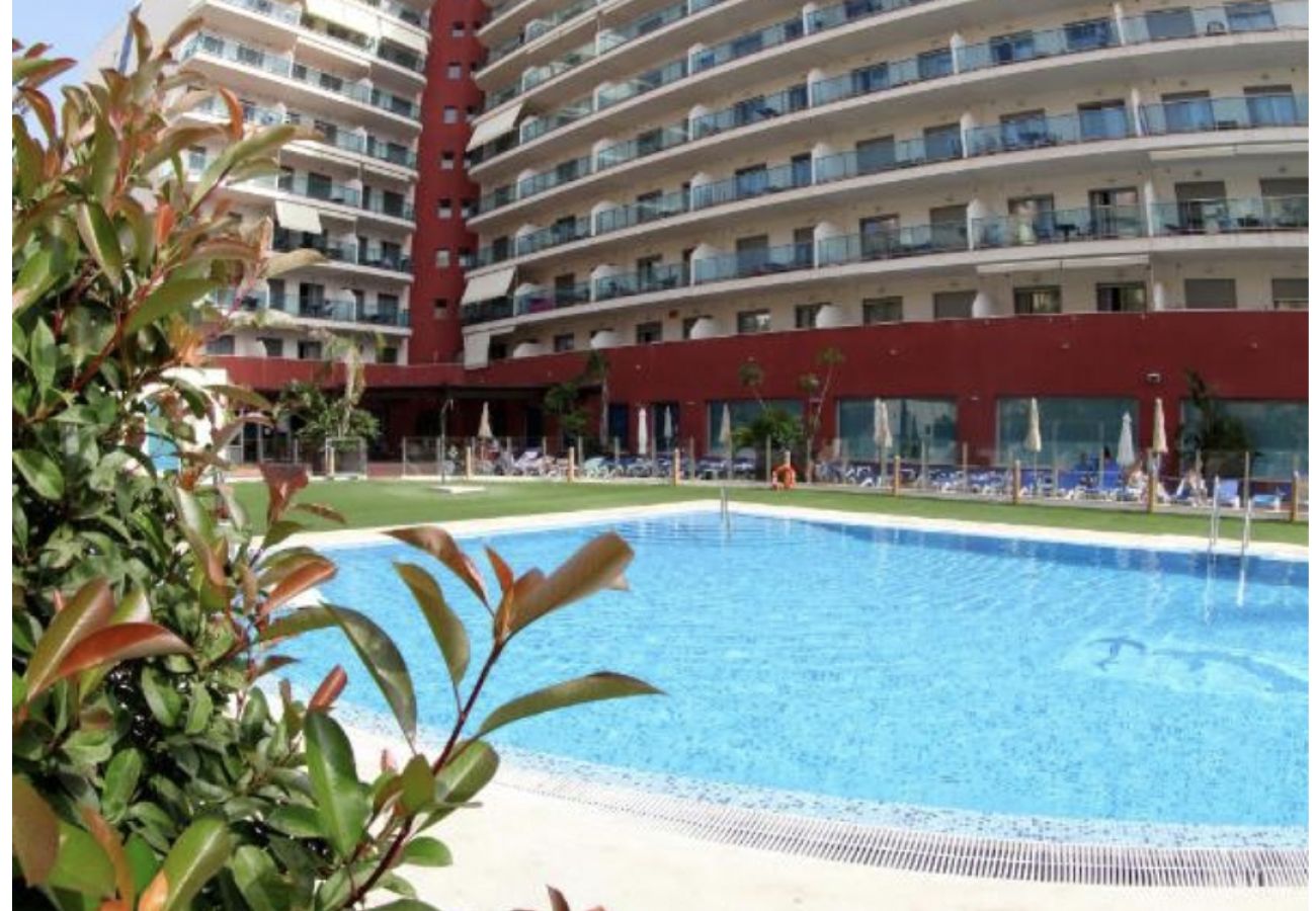 Apartamento en Benalmádena - Moderno apartamento con terraza cerca del mar