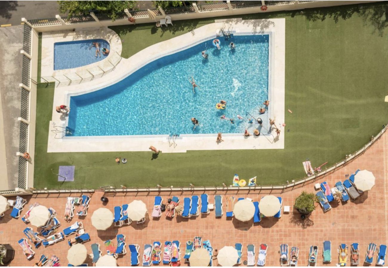 Apartamento en Benalmádena - Moderno apartamento con terraza cerca del mar