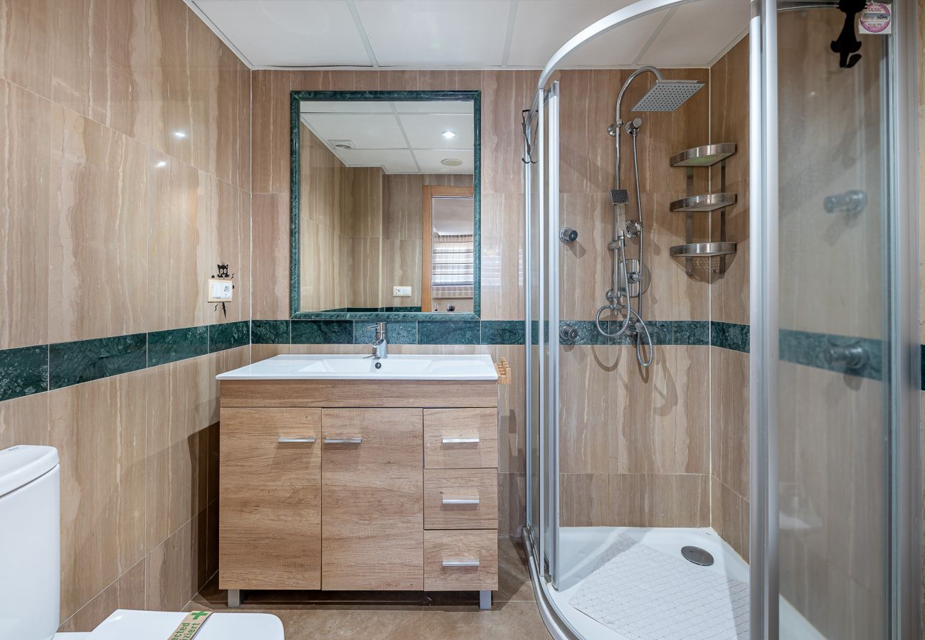 Apartamento en Benalmádena - Apartamento para 5 con hermosa terraza y vistas 