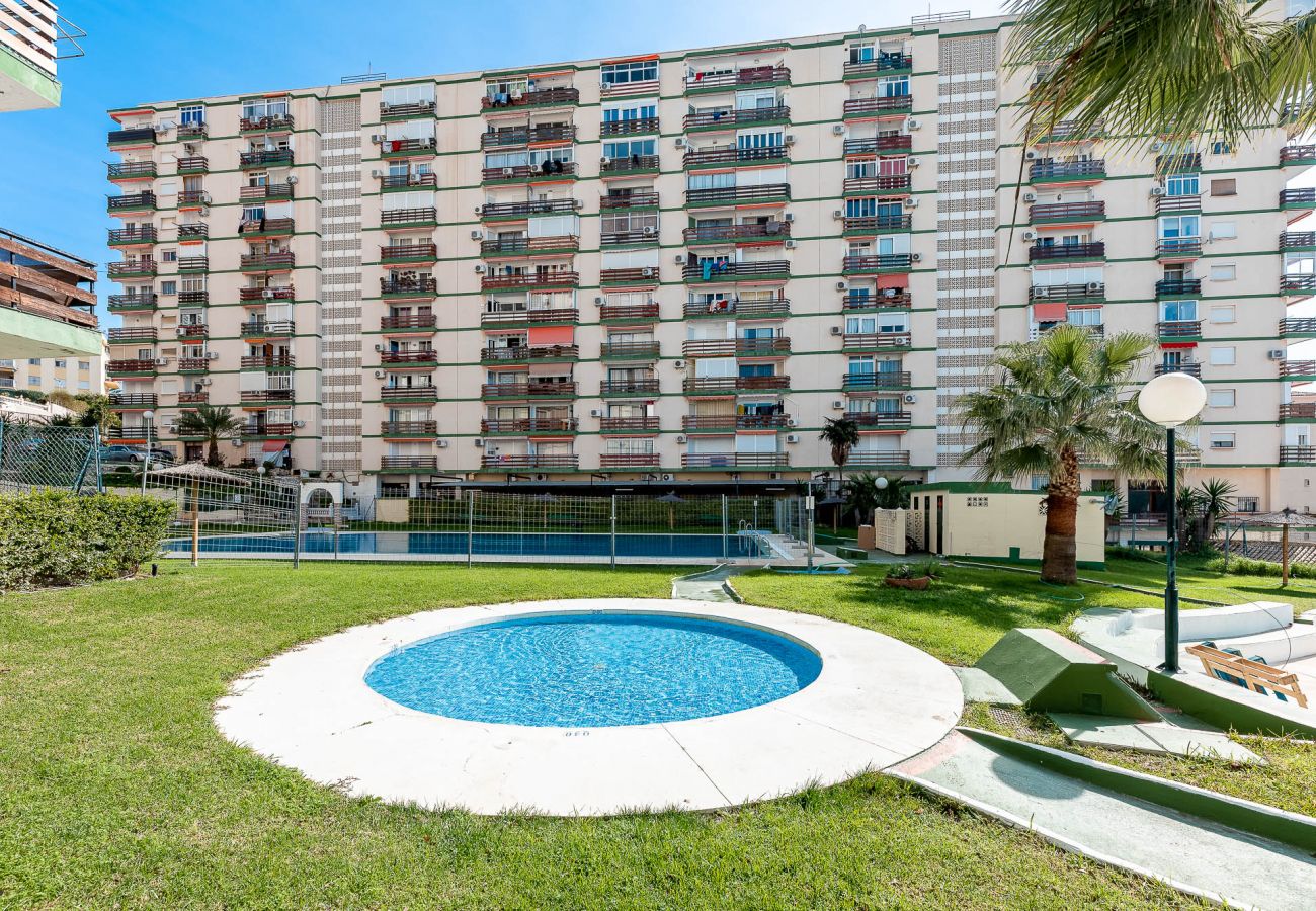 Apartamento en Benalmádena - Las Naciones- Luminoso y reformado apartamento para 4 