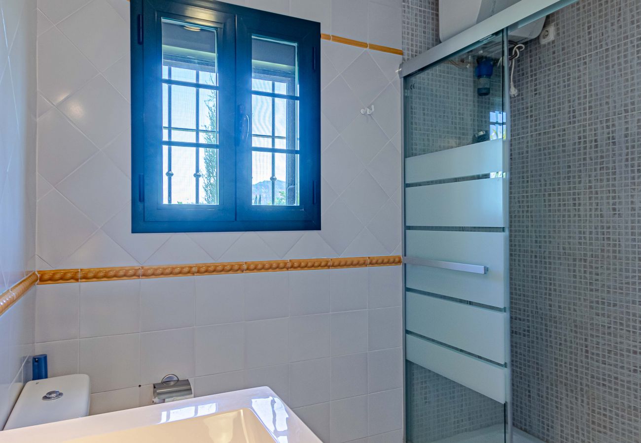 Villa en Alhaurin de la Torre - VILLA KARMYR - Hermosa villa con piscina y jardín 