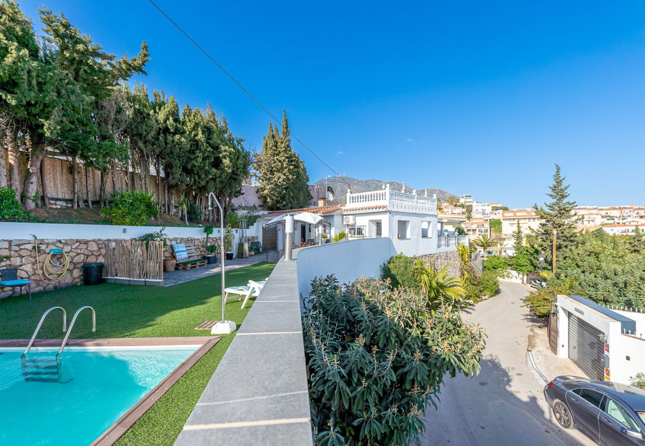 Villa en Fuengirola - VILLA PERTUCH-Increible villa con vista y piscina 