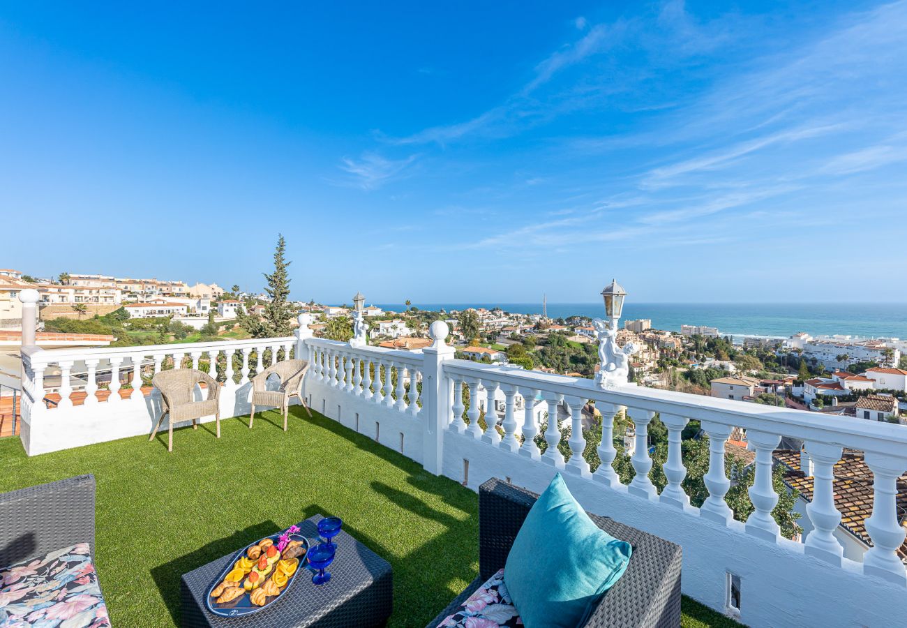 Villa en Fuengirola - VILLA PERTUCH-Increible villa con vista y piscina 