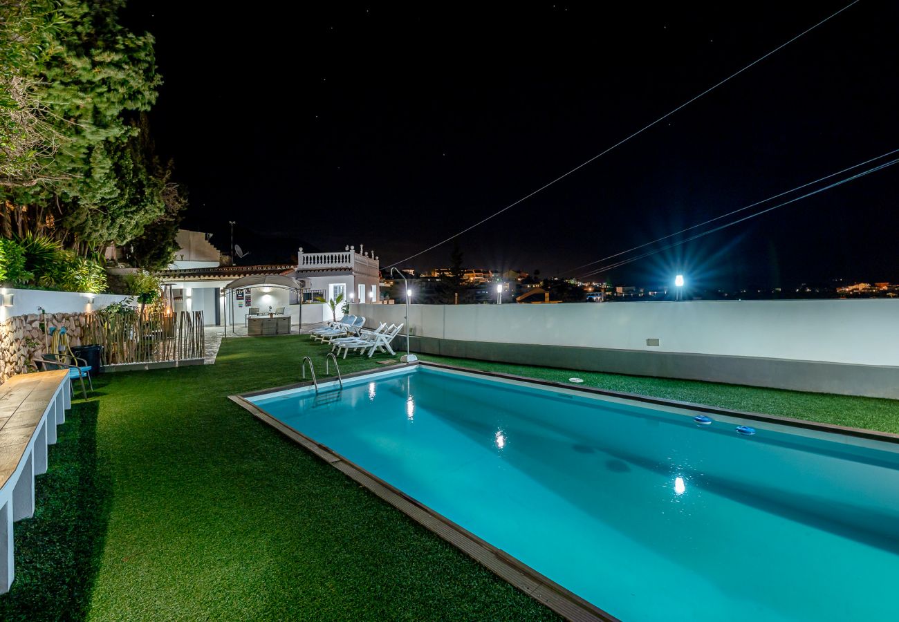 Villa en Fuengirola - VILLA PERTUCH-Increible villa con vista y piscina 