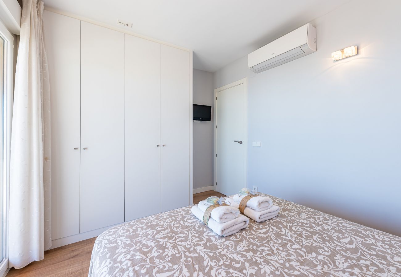 Apartamento en Torremolinos - AMPLIO PISO CON TERRAZA EN PRIMERA LINEA DE PLAYA 