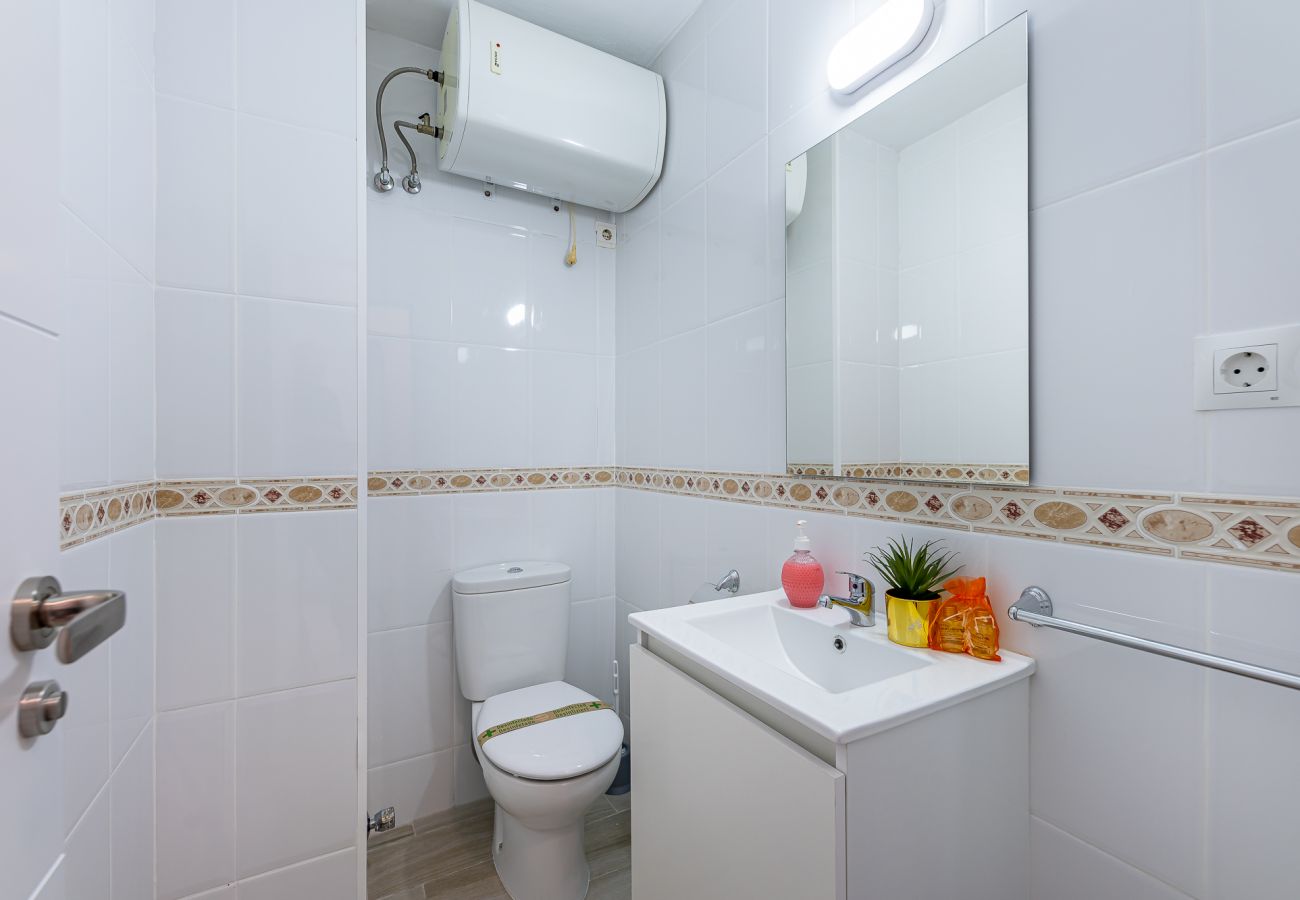 Apartamento en Benalmádena - Apartamento para 4 en Piscis con piscinas