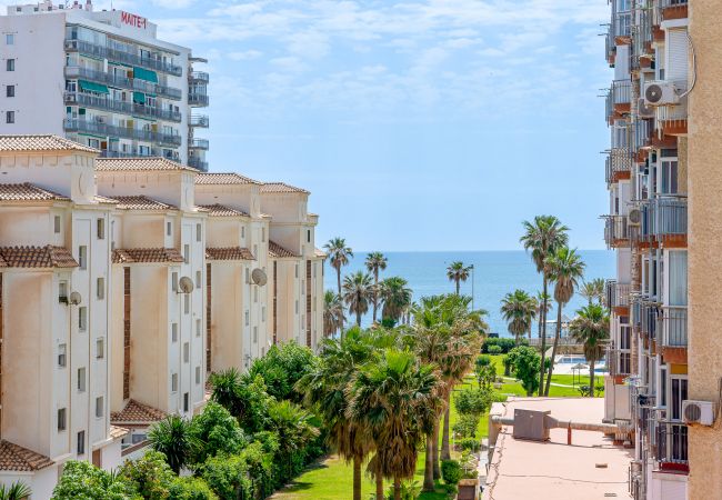 Apartamento en Benalmádena - Moderno apartamento a 2 min de la playa con vistas