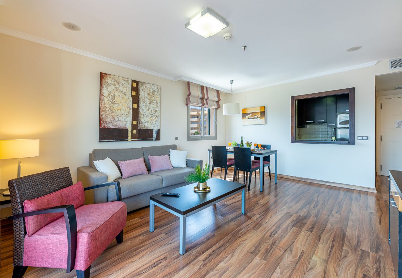 Apartamento en Benalmádena - Moderno apartamento a 2 min de la playa con vistas