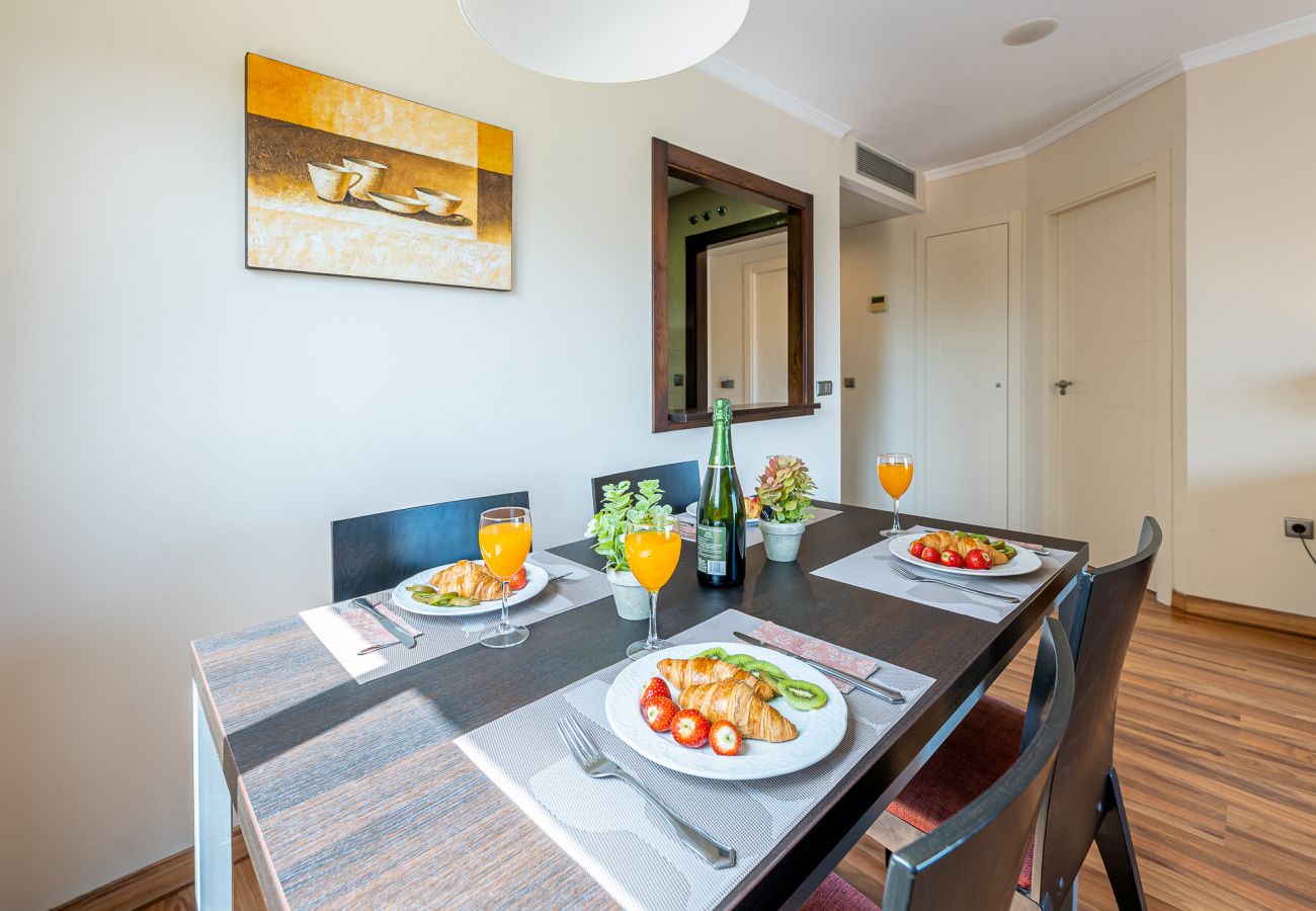 Apartamento en Benalmádena - Moderno apartamento a 2 min de la playa con vistas