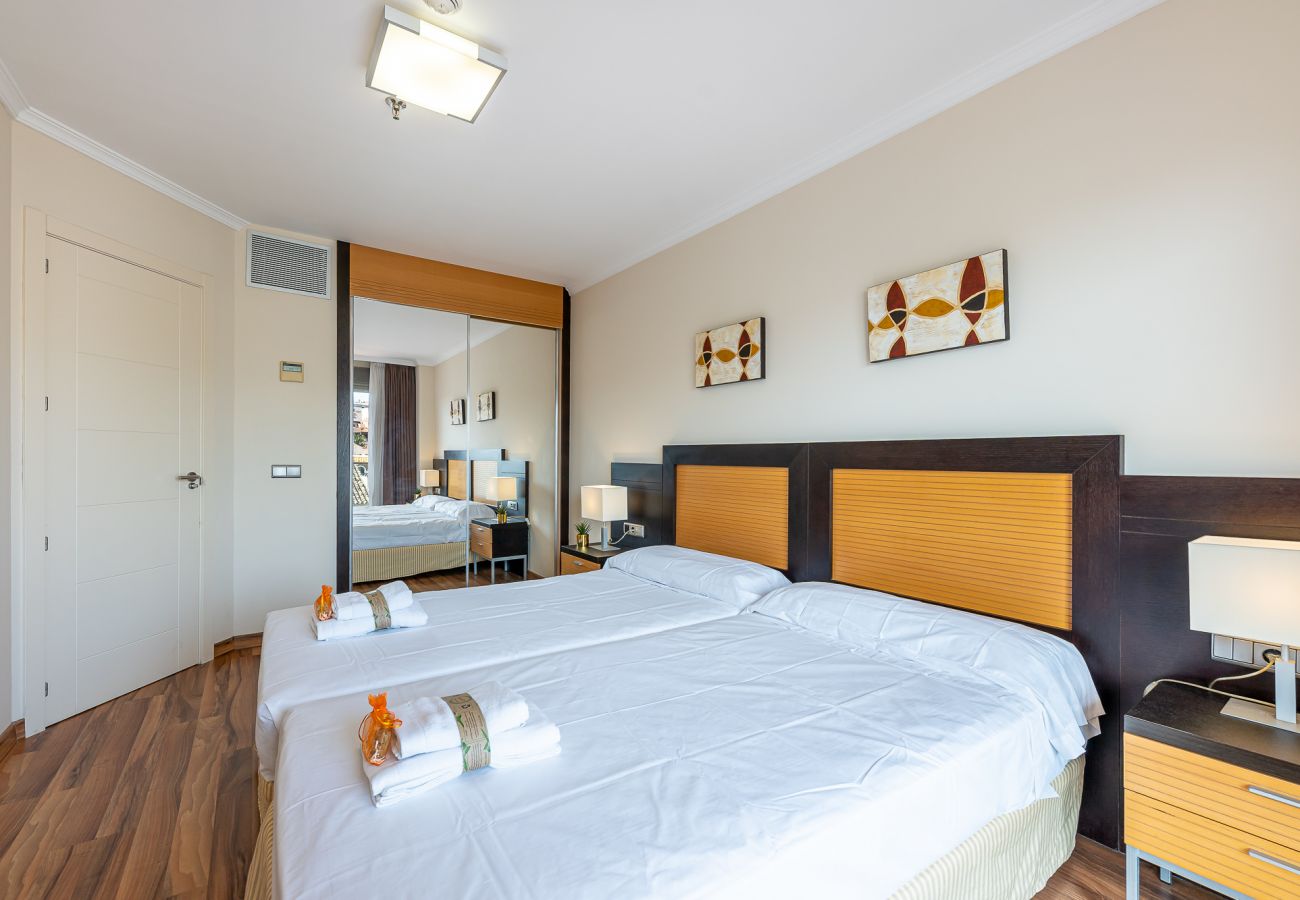 Apartamento en Benalmádena - Moderno apartamento a 2 min de la playa con vistas