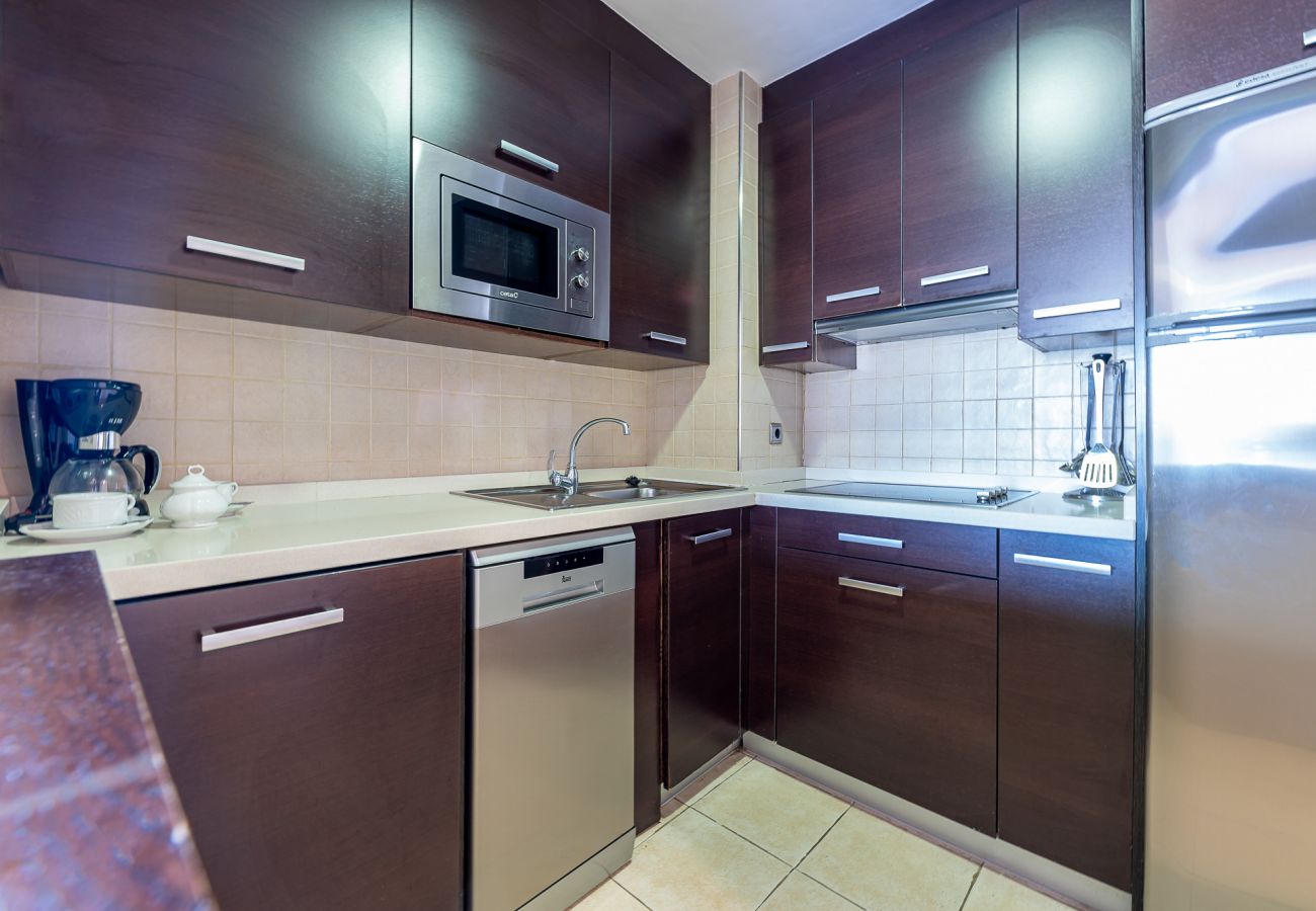 Apartamento en Benalmádena - Moderno apartamento a 2 min de la playa con vistas