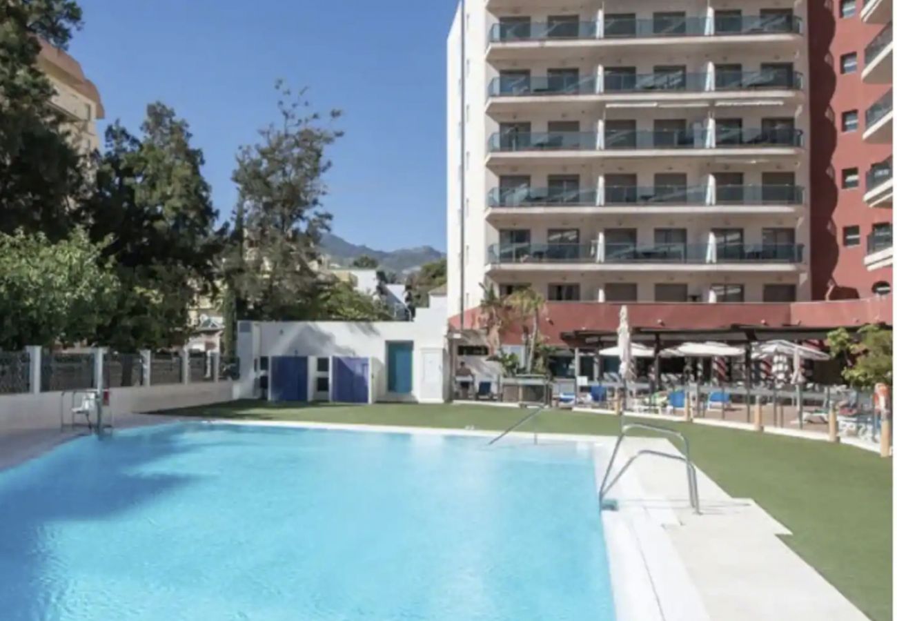 Apartamento en Benalmádena - Moderno apartamento a 2 min de la playa con vistas