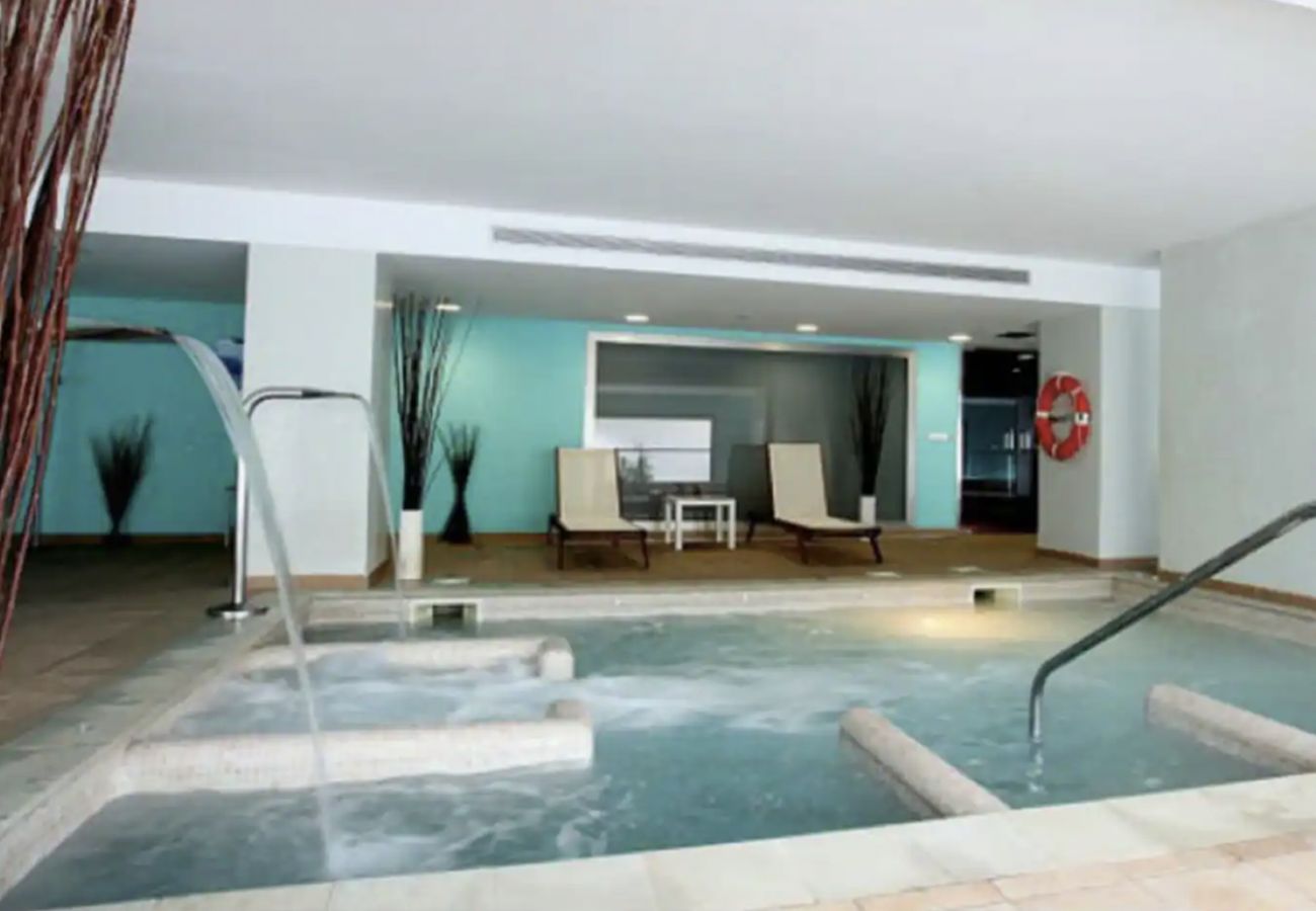 Apartamento en Benalmádena - Moderno apartamento a 2 min de la playa con vistas
