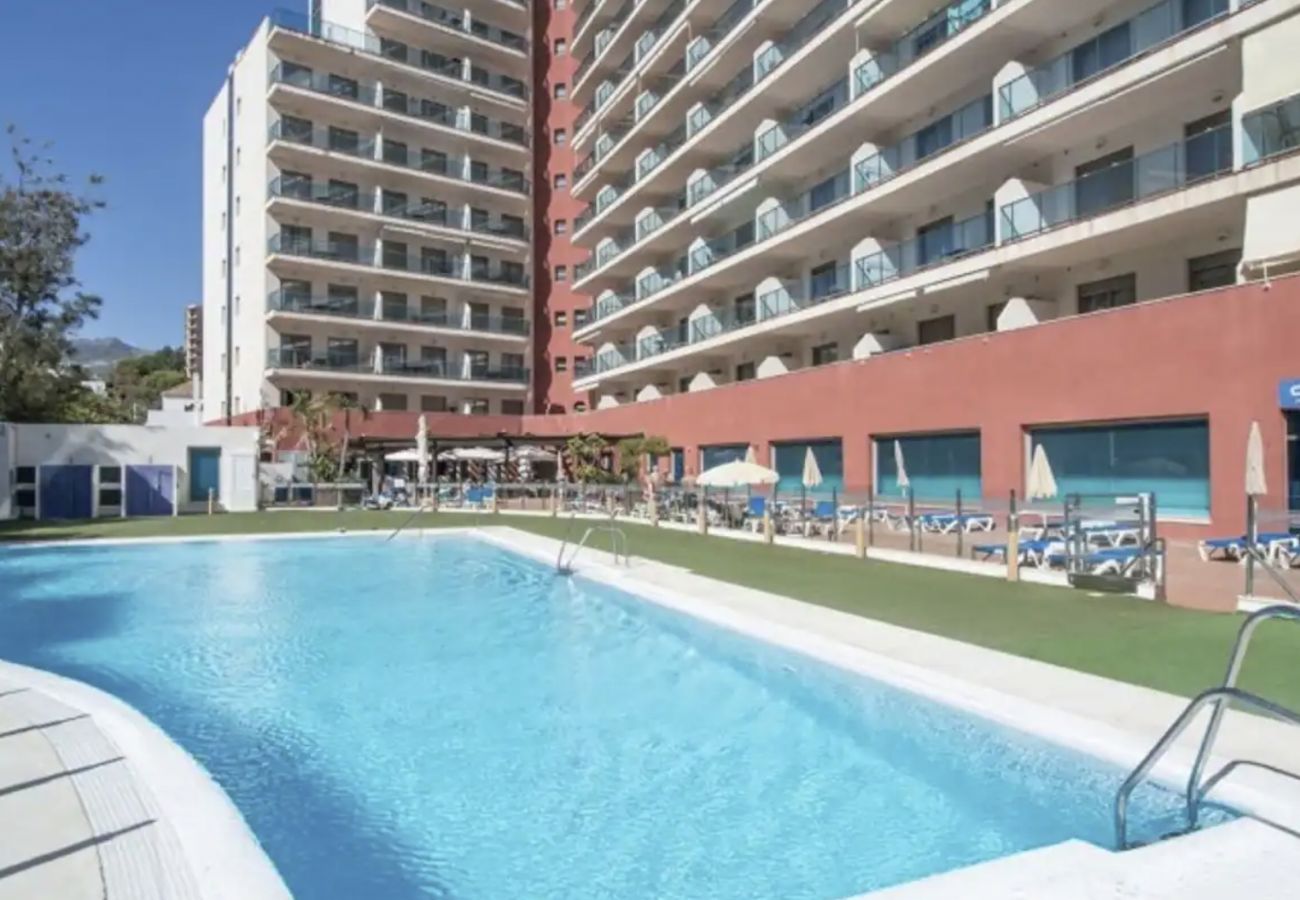 Apartamento en Benalmádena - Moderno apartamento a 2 min de la playa con vistas