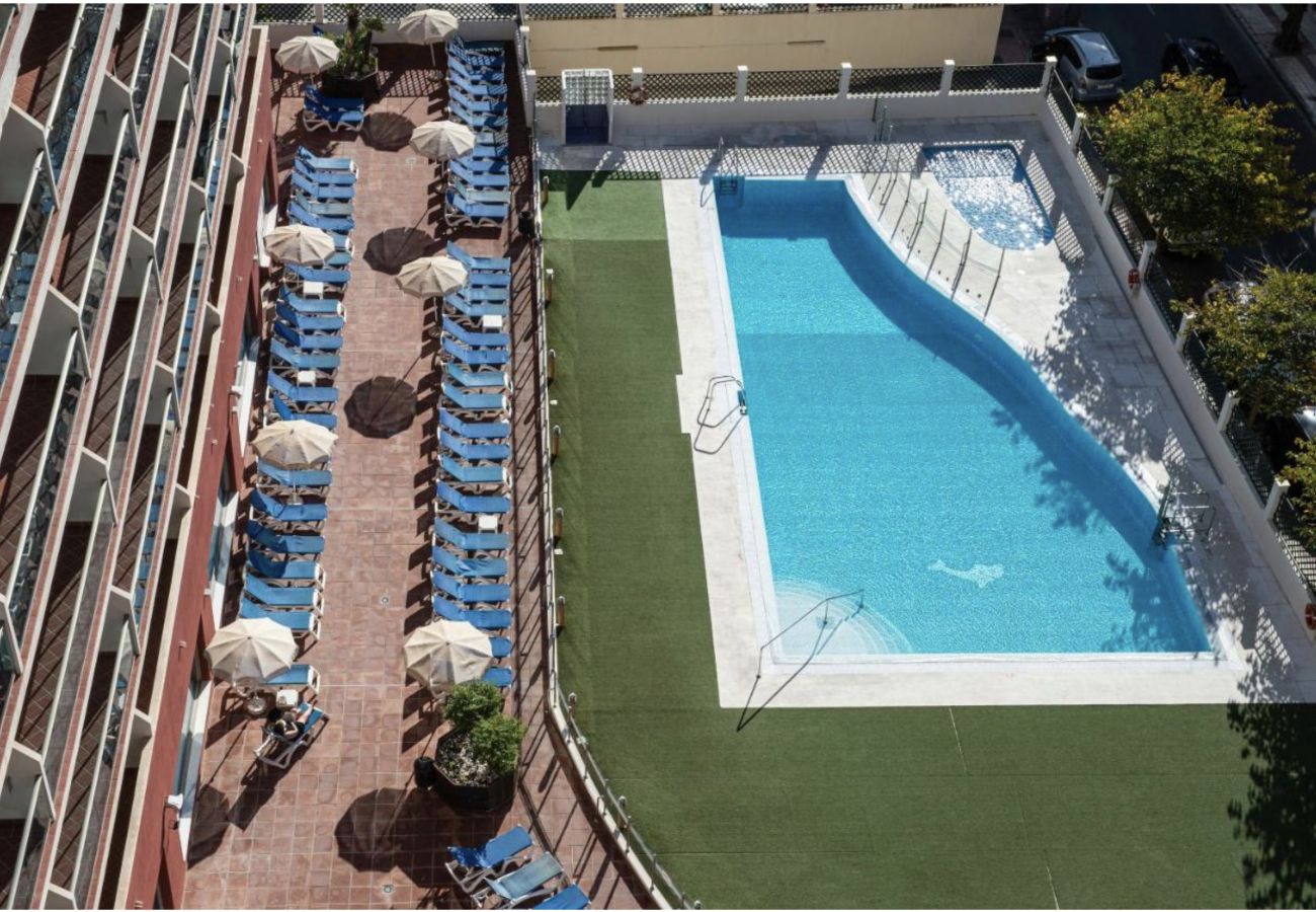Apartamento en Benalmádena - Moderno apartamento a 2 min de la playa con vistas