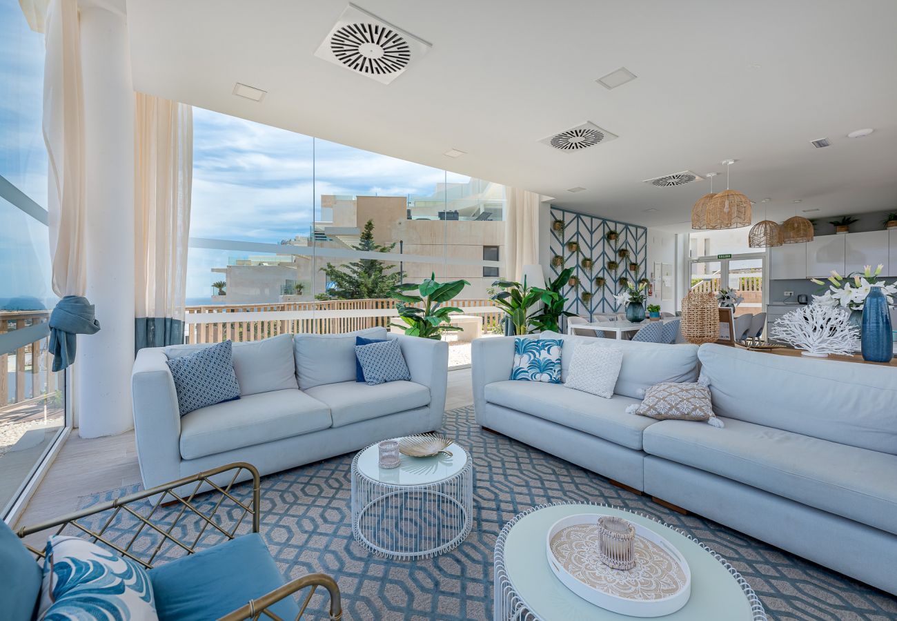 Apartamento en La Cala de Mijas - Moderno piso con vistas al golf y mar