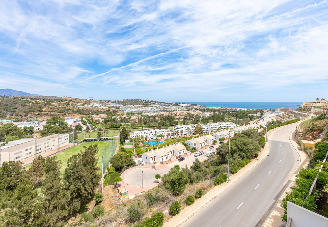 Apartamento en La Cala de Mijas - Moderno piso con vistas al golf y mar