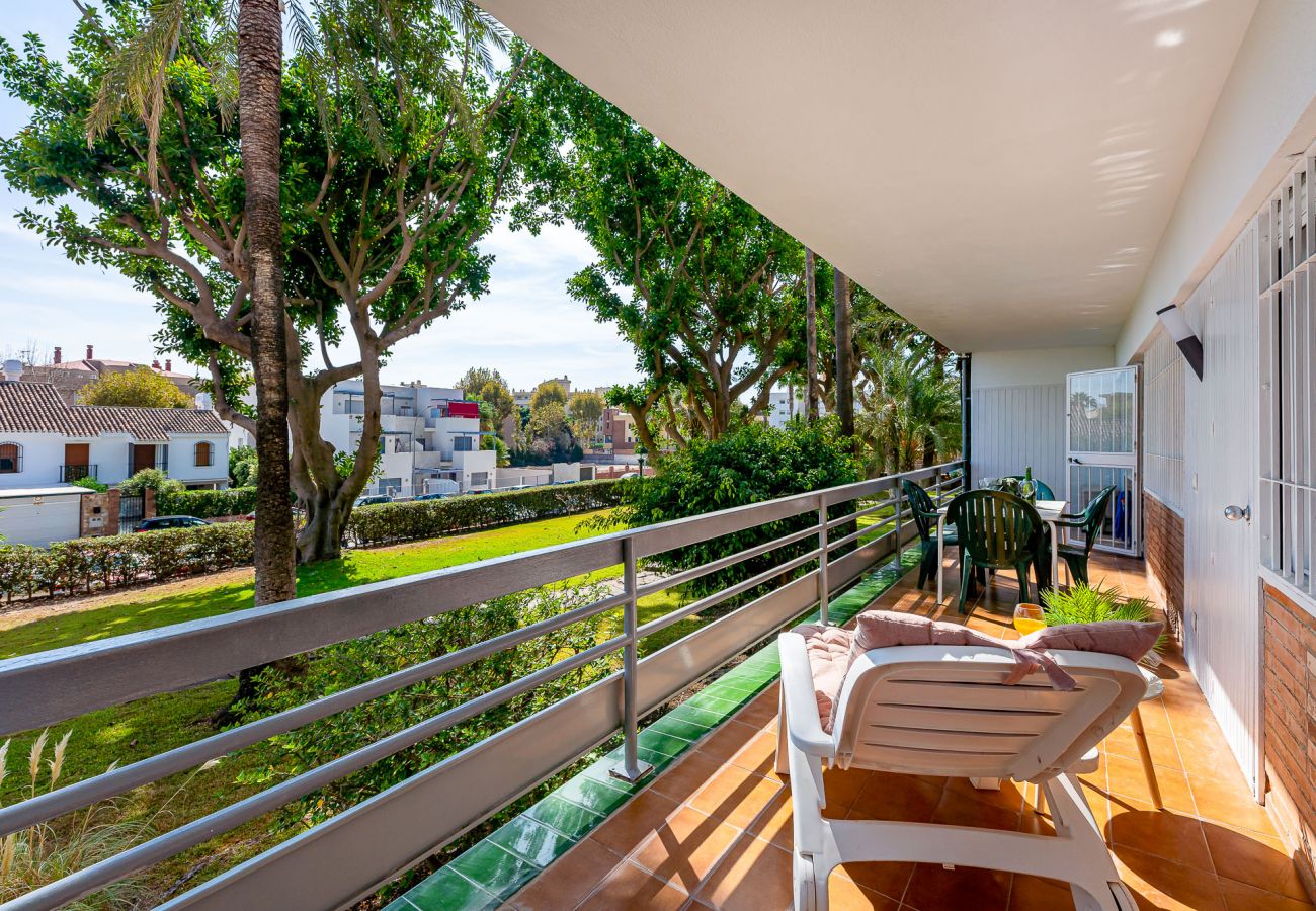 Apartamento en Torremolinos - Piso reformado con amplia terraza Carihuela 