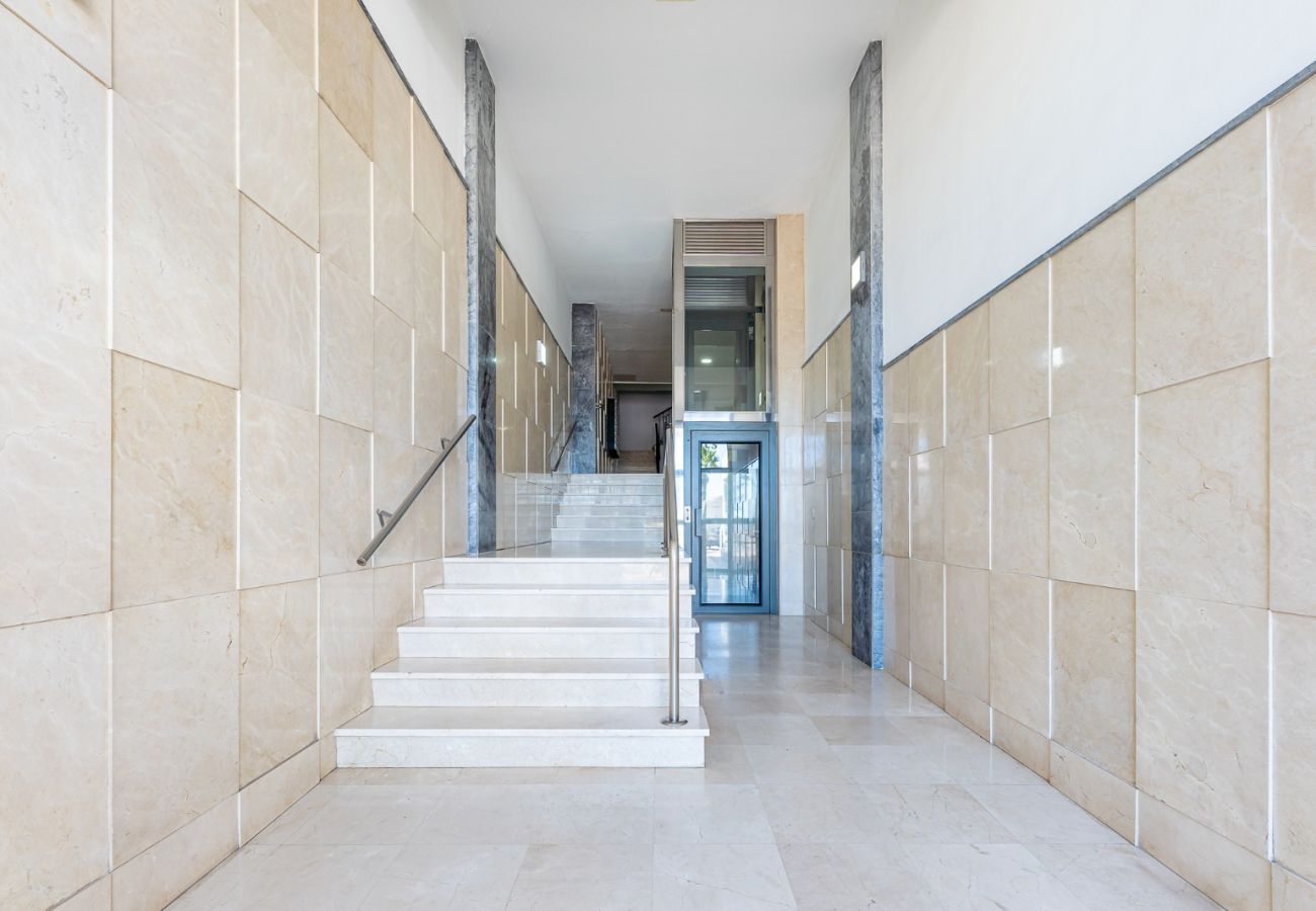 Apartamento en Fuengirola - Renovado piso en el paseo maritimo fuengirola 