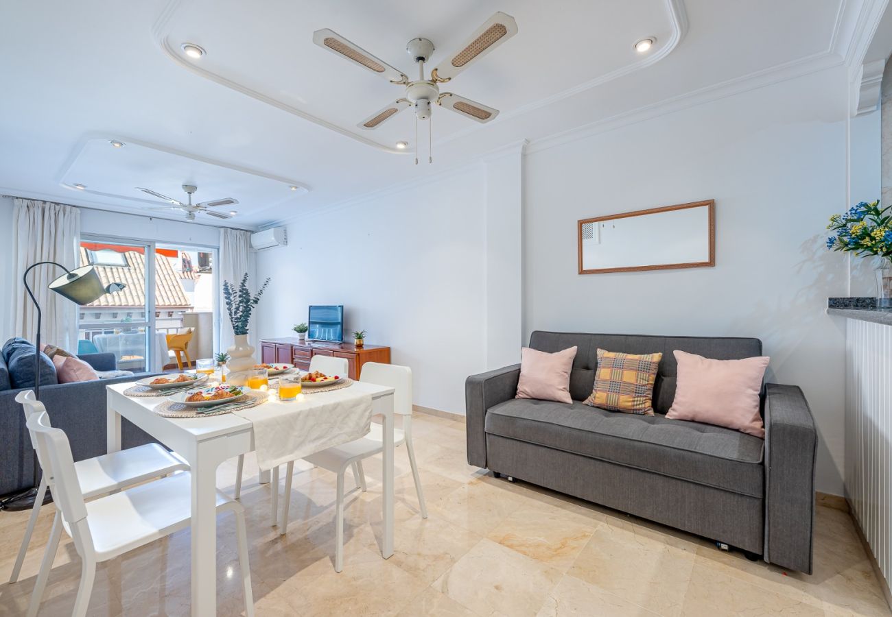 Apartamento en Fuengirola - Renovado piso en el paseo maritimo fuengirola 