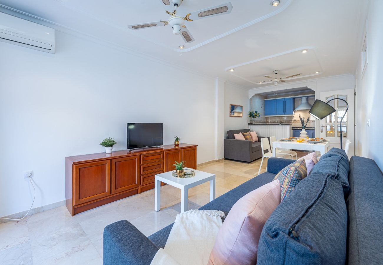 Apartamento en Fuengirola - Renovado piso en el paseo maritimo fuengirola 