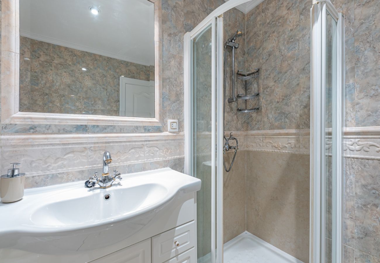 Apartamento en Fuengirola - Renovado piso en el paseo maritimo fuengirola 