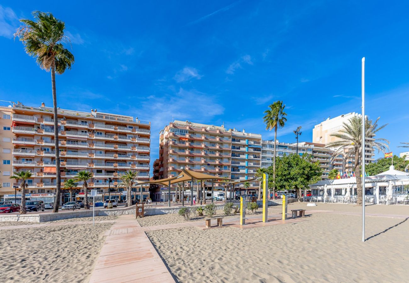 Apartamento en Fuengirola - Renovado piso en el paseo maritimo fuengirola 