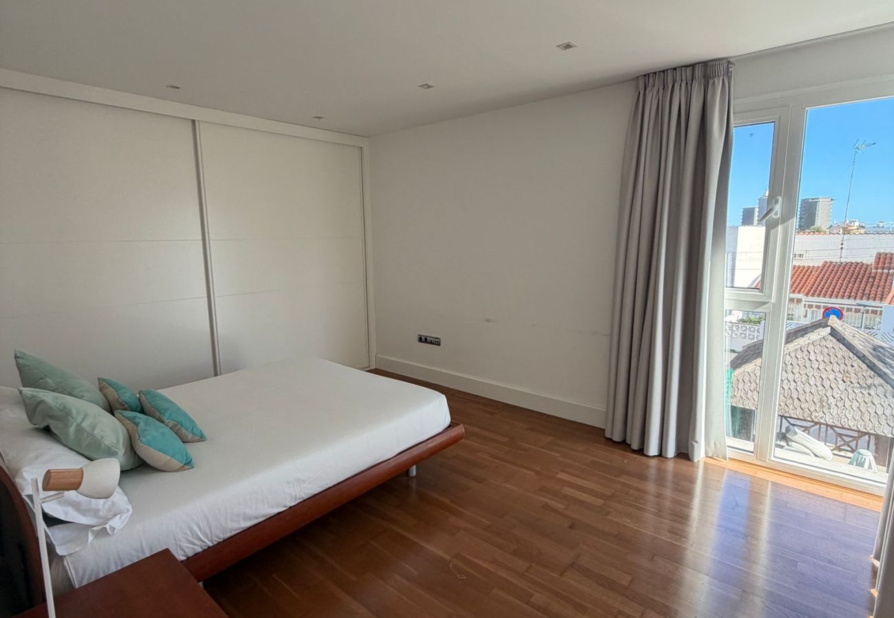 Villa en Torremolinos - Moderna villa en Playamar para 10 