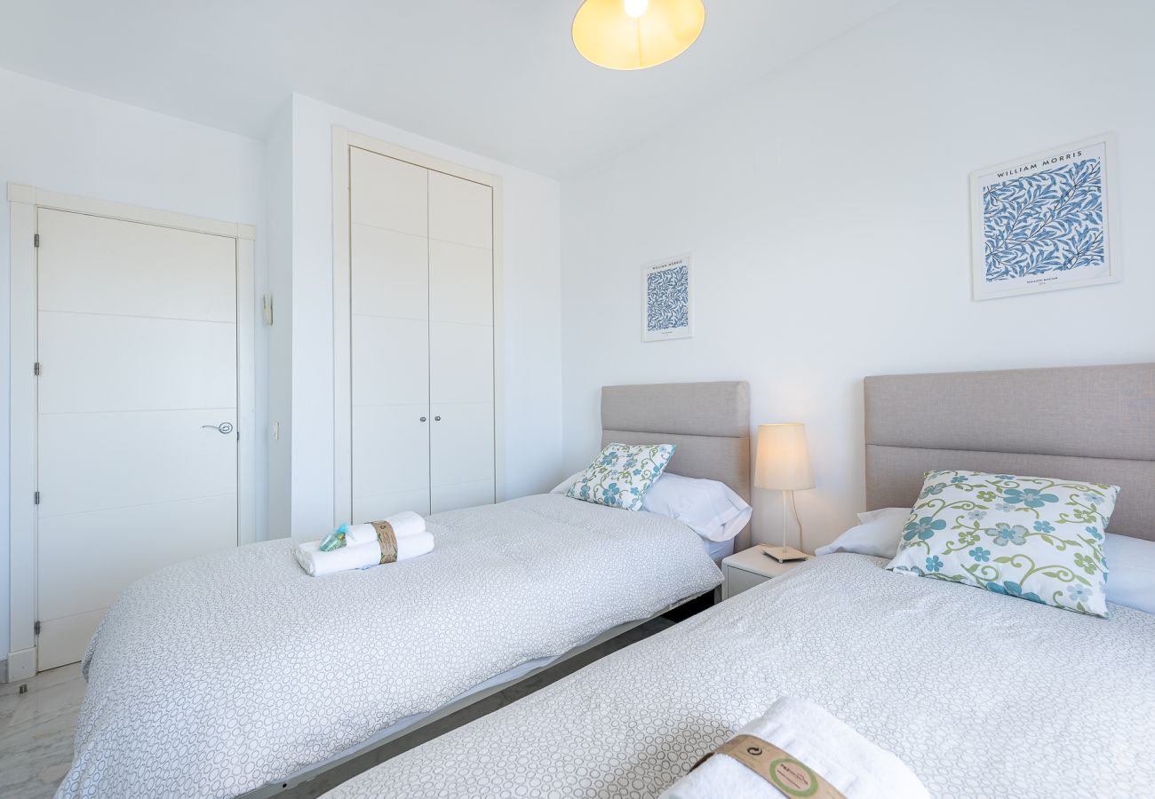 Apartamento en Benalmádena - Espectacular atico con terraza y vistas panoramicas 