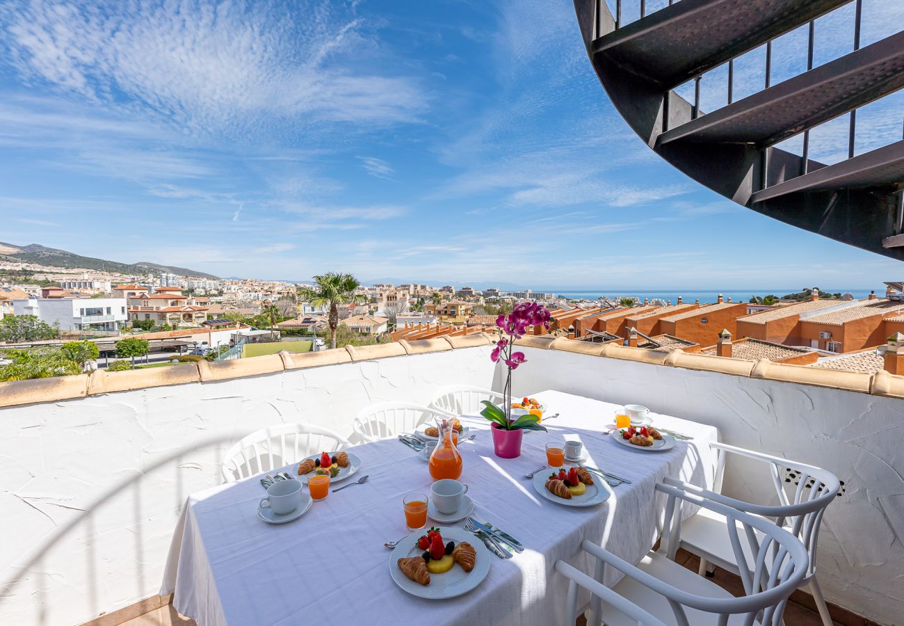 Apartamento en Benalmádena - Espectacular atico con terraza y vistas panoramicas 